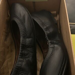 Abrand Black Leather Flats